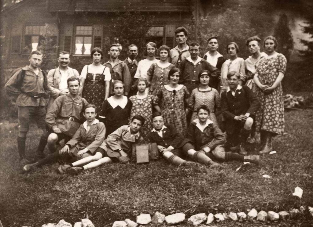 Bischofsheimer bei der Einweihung des Atzmannhauses, 1924