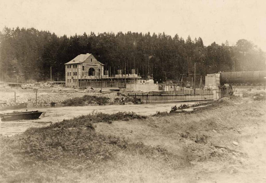 Naturfreunde Ortsgruppe Obervorschütz, evtl Bauwerk an der Edertalsperre