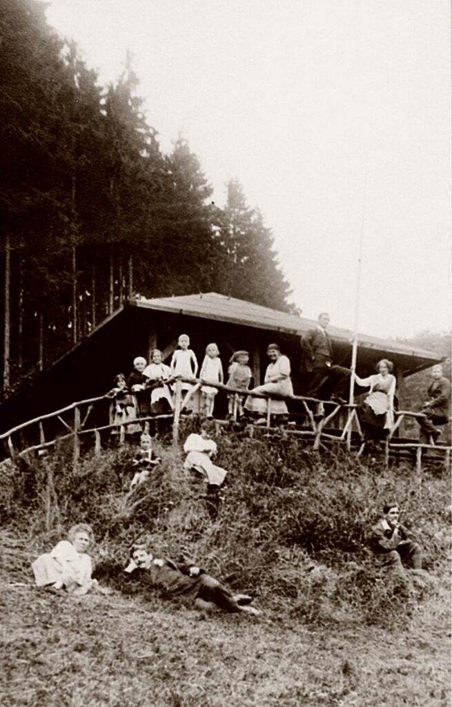 Brombacher Hütte im Krieg junge Frau 2. v.r. , Johanna Kirchner nochmals prüfen (Copy)