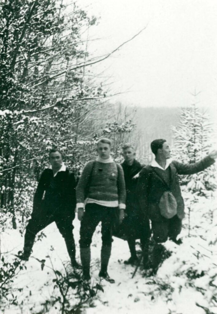 Mühlheimer Naturfreunde auf einer Winterwanderung ca 1930 (Copy)