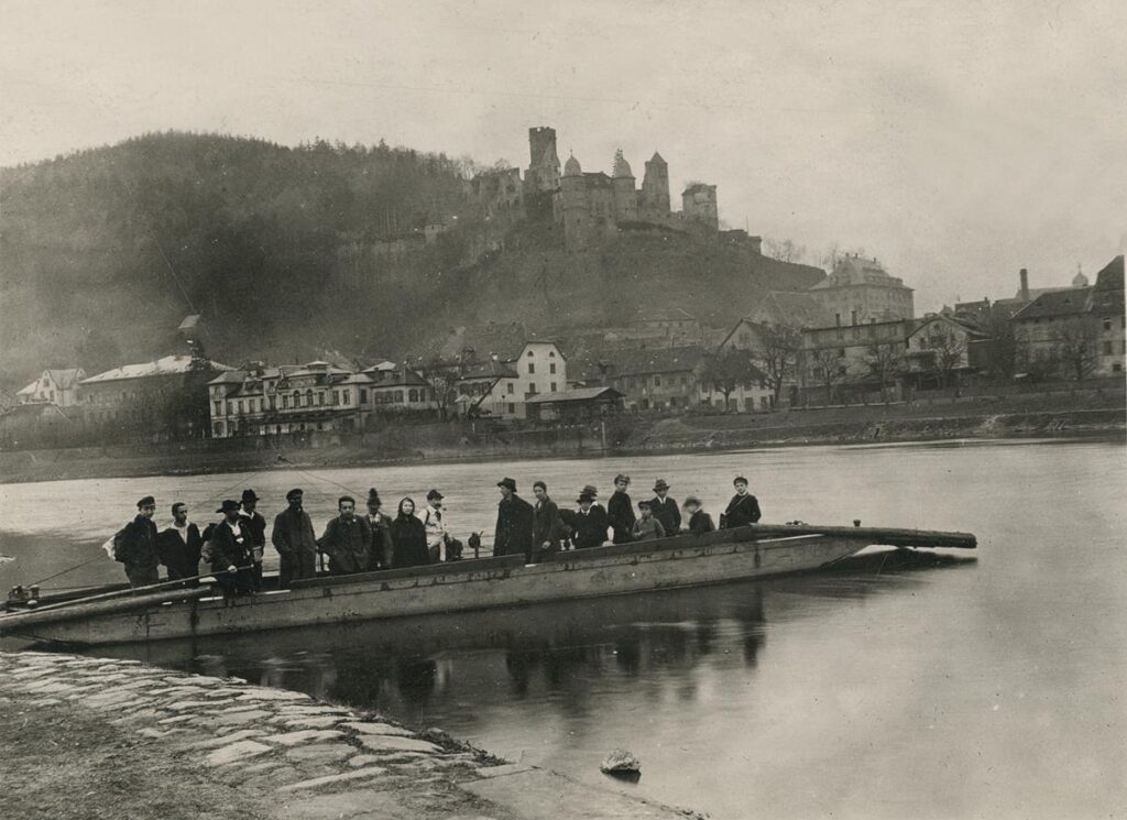 NF Frankfurt 2 Tages Wanderung in den Spessart, Fähre bei Kreuzwertheim Ostern 1921 Sophie Eislöffel (Copy)