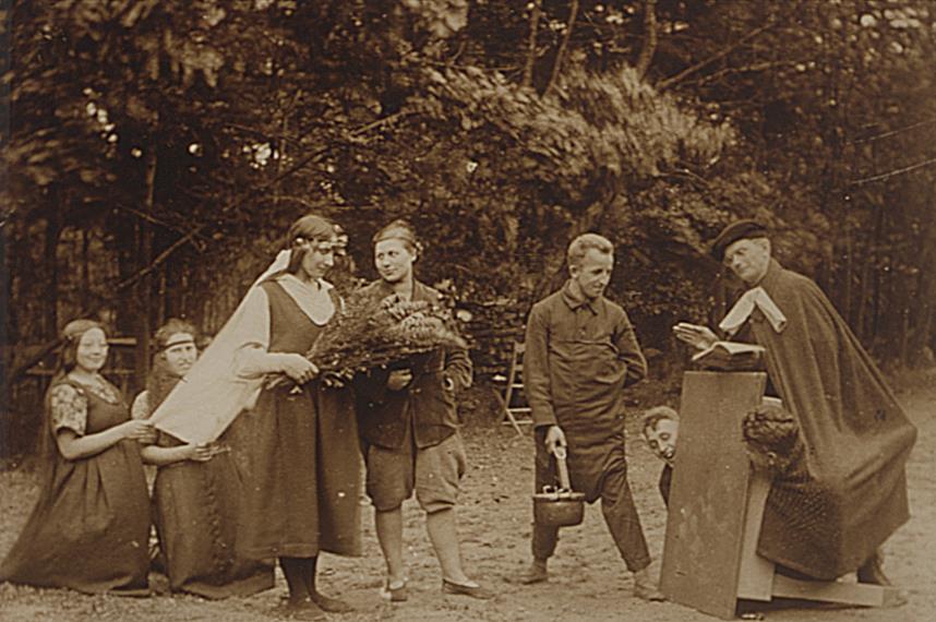 NF Frankfurt Ulk Trauung auf der alten Höchster Hütte 16 05 1926 (Willi Simon) (Copy)