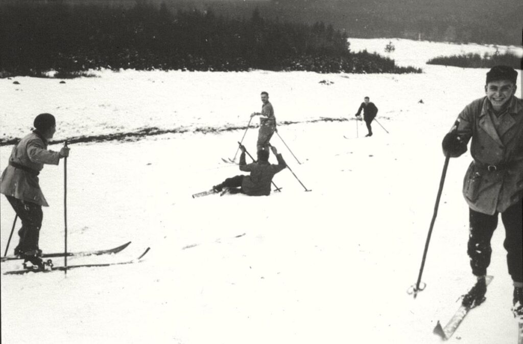 NF Offenbach Skifahren Winter 1927 28 nahe der Günthersmühle (Copy)