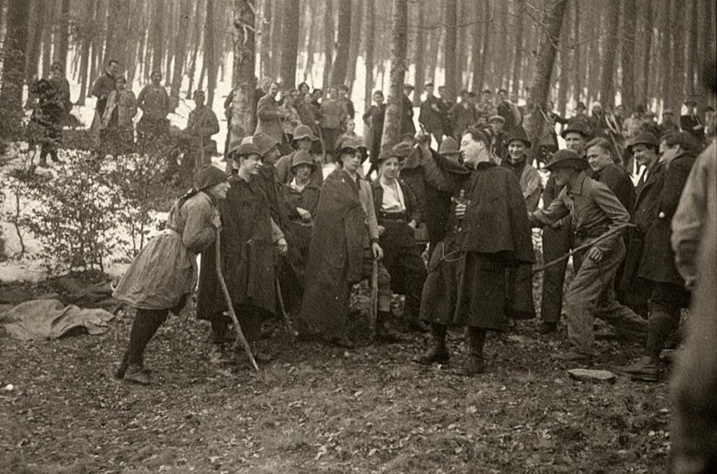 Naturfreunde Auffführung der NFJ Ffm Die Räuber (Schiller) anläßlich der Gausternwanderung 1924 (Copy)