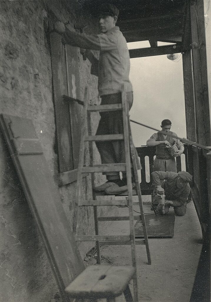 Naturfreunde Darmstadt Arbeiten am Rimididm Haus ca 1931 (Copy)