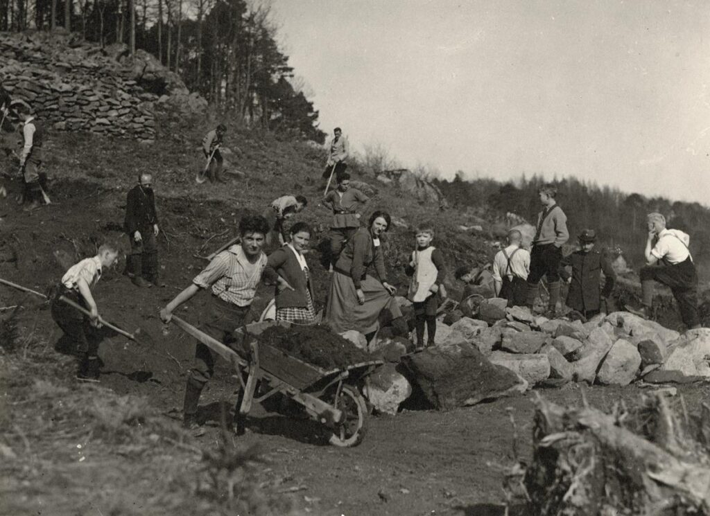 Naturfreunde Darmstadt Ausschachtungsarbeiten Rimdidim 1926 (Thomas Perabo) (Copy)