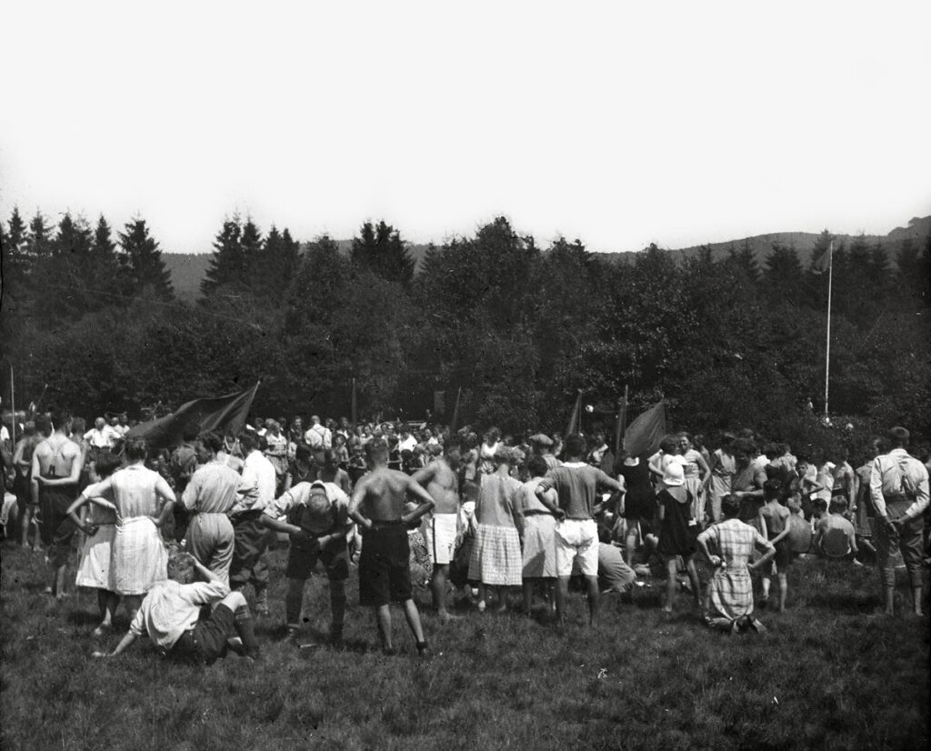 Naturfreunde Darmstadt Gauveranstaltung Es kommen immer neue Ortsgruppen ca 1929 (Copy)