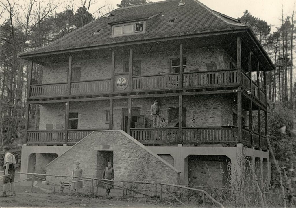Naturfreunde Darmstadt am Rimdidim Haus Arbeitseinsatz ca 1927 (Copy)