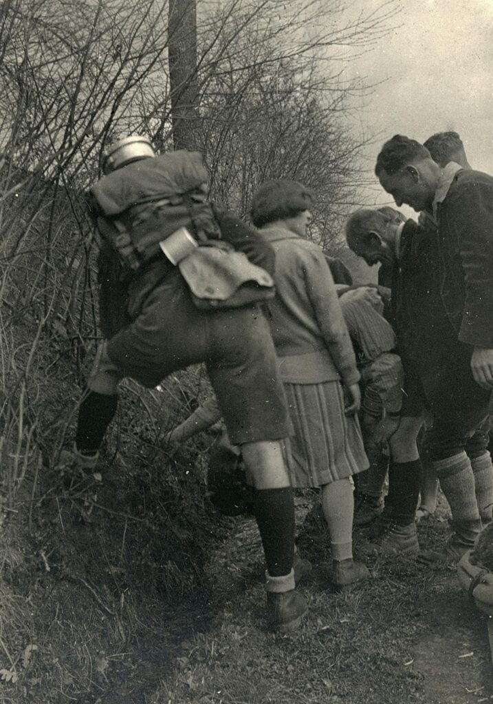 Naturfreunde Darmstadt am Wegesrand ca 1928 (Copy)