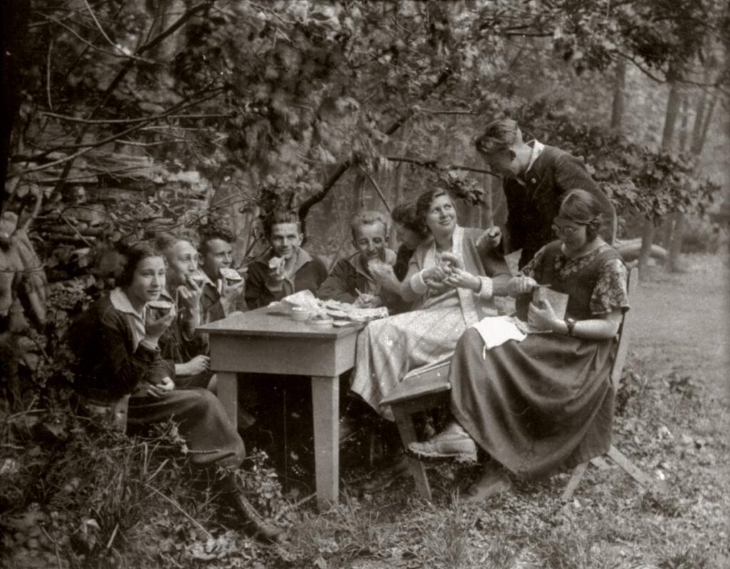 Naturfreunde Frankfurt Frühstück auf der alten Höchster Hütte 16 05 1926 (Copy)