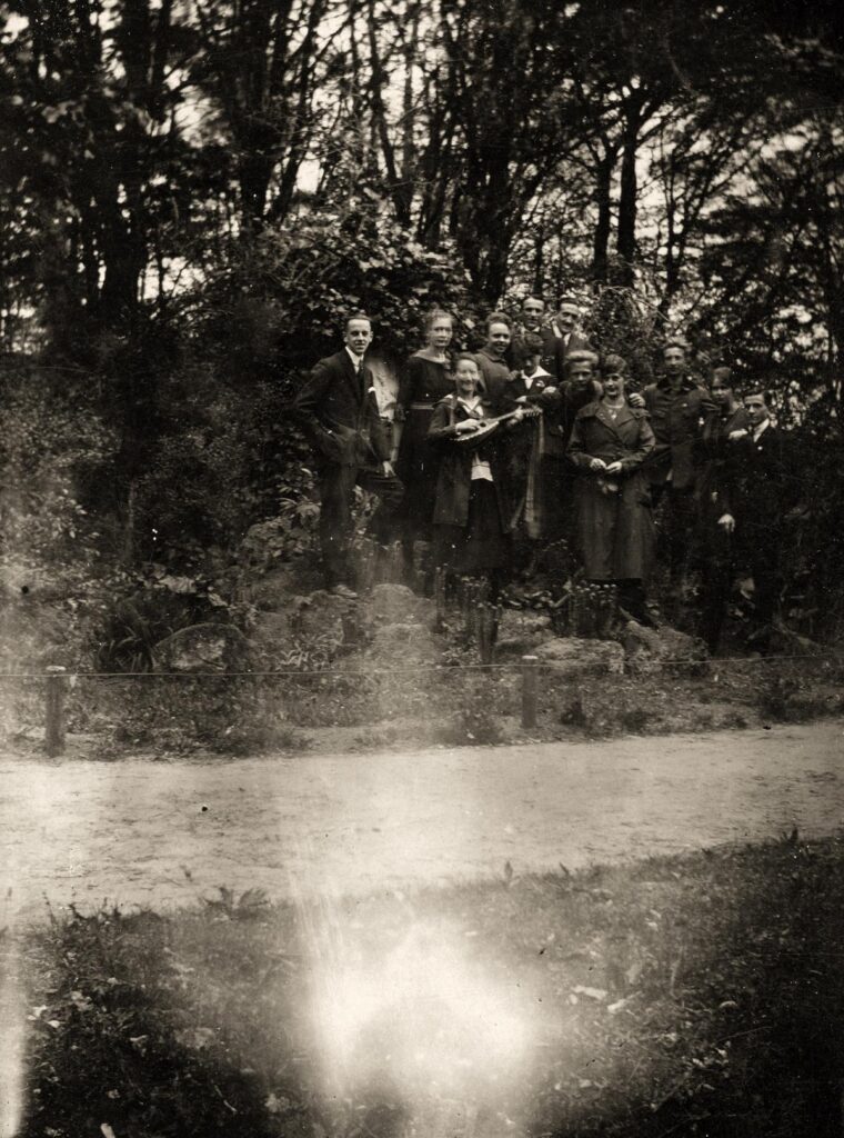 Naturfreunde Marburg, Die Ortsgruppe in Zivil ca 1922 (1) (Copy)