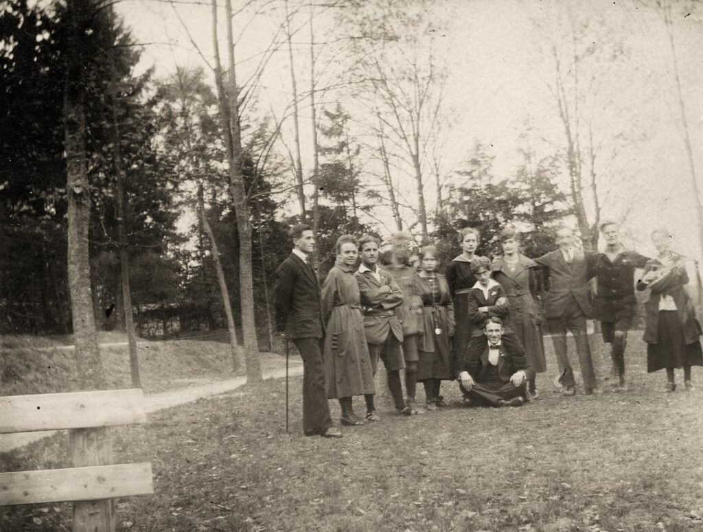 Naturfreunde Marburg, Die Ortsgruppe in Zivil ca 1922 (2) (Copy)
