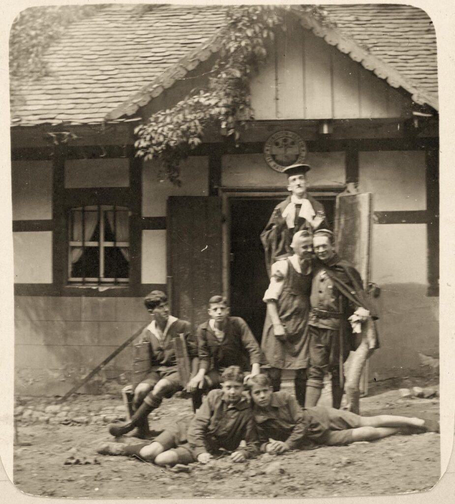 Naturfreunde Marburg, Sonntag auf der Hütte (Knutzbach) 1924 (Copy)