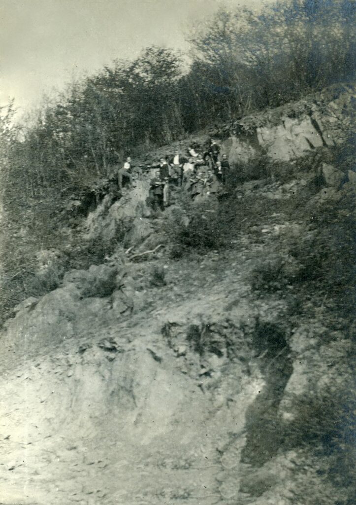 Naturfreunde Marburg, auf einer Wanderung ca 1923 (Copy)