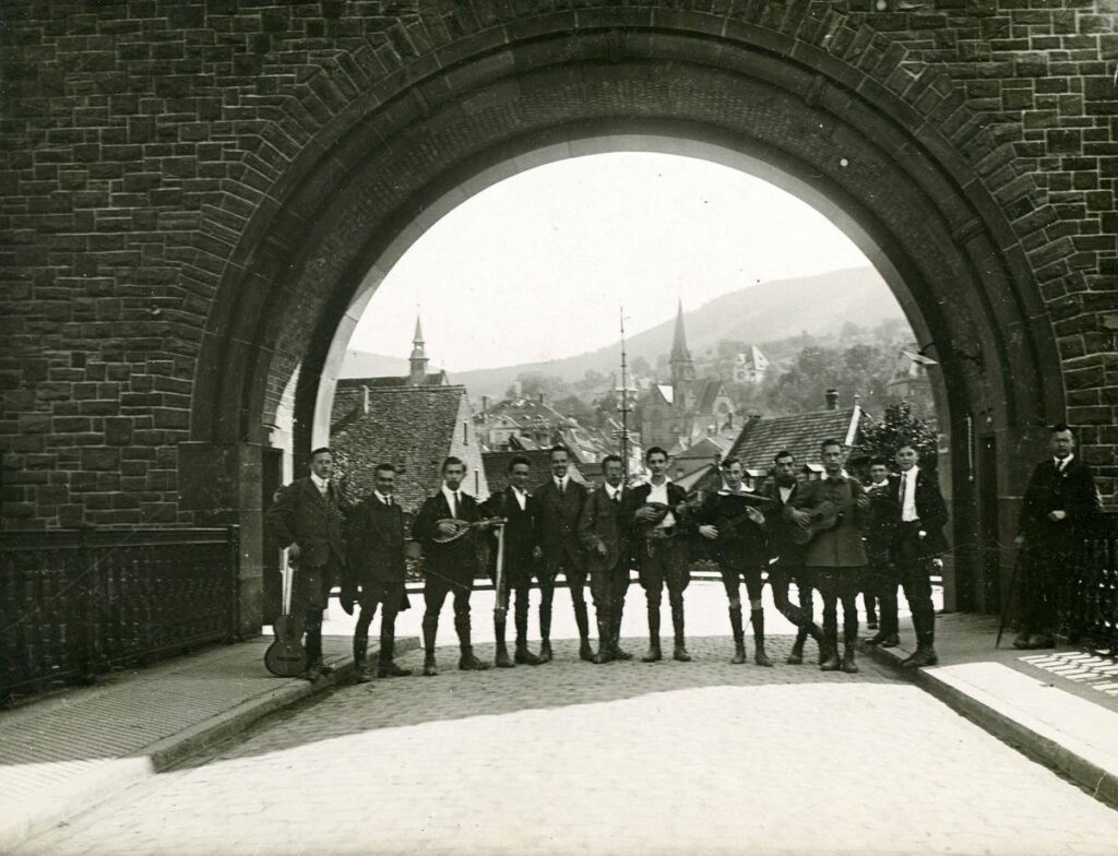 Naturfreunde Marburg, im Lahntal bei Volkholz 1922 (Copy)