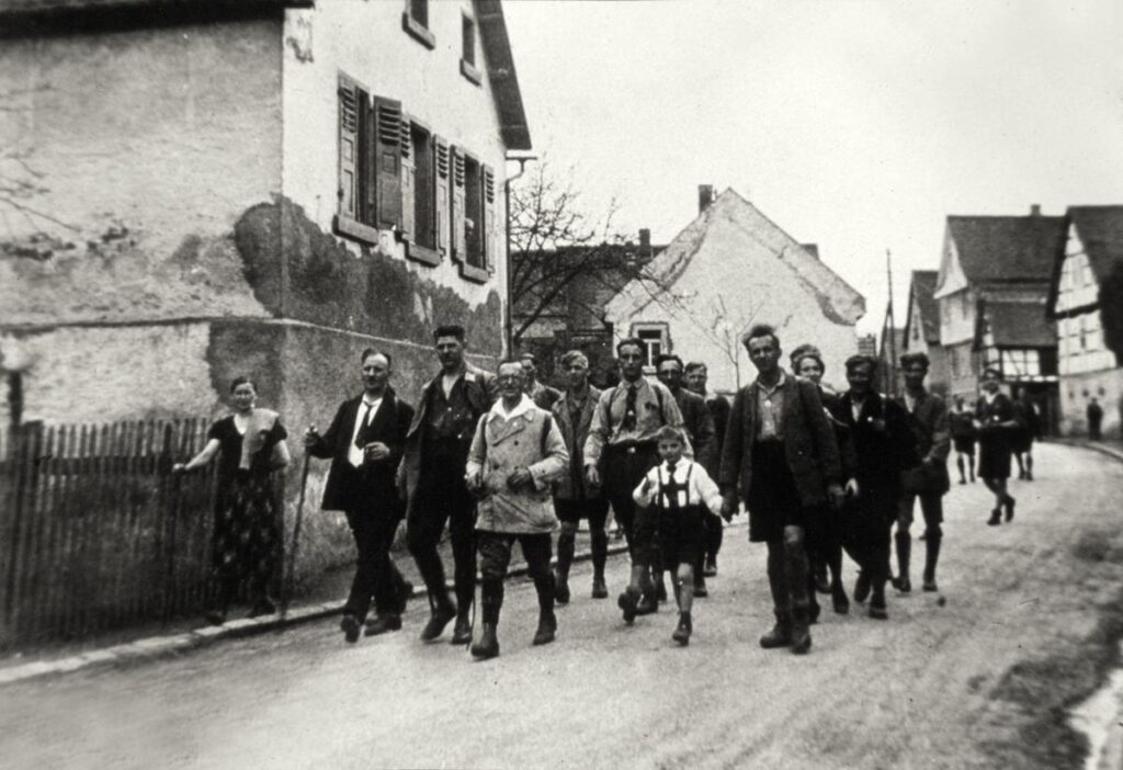 Naturfreunde OG Dieburg vermutlich Wanderung durch Groß Bieberau 1932 (Copy)