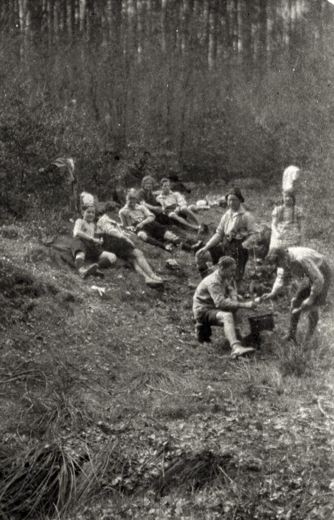 Naturfreunde Offenbach ohne Beschriftung ca 1922im Russenländchen, 1930 (Copy)