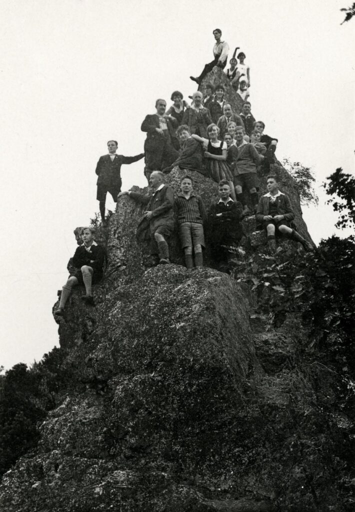 Naturfreunde Wetzlar Eschbacher Klippen ca 1931 (Copy)