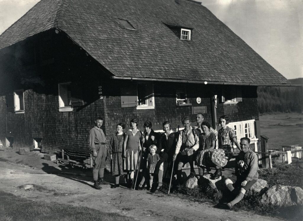 Naturfreunde Wetzlar Schwarzwaldfahrt NFH Küferhäusle ca 1932 (Copy)