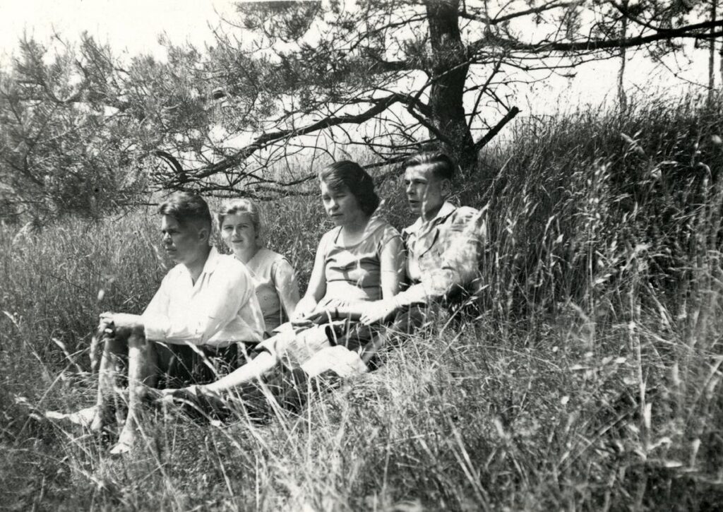 Naturfreunde Wetzlar beim Lahntalhaus 1932 (Copy)
