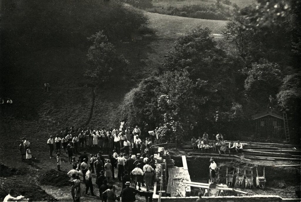 Naturfreunde Wetzlar feierlicher Beginn des Neuaufbaus Lahntalhaus ca 1928 (Copy)