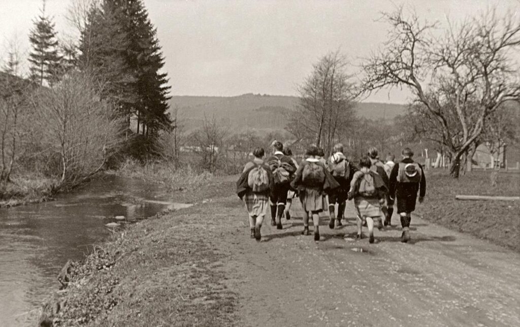 OG Mühlheim oder OF Osterwanderung ins Casseltal vor Breitenborn, 1930 (Copy)
