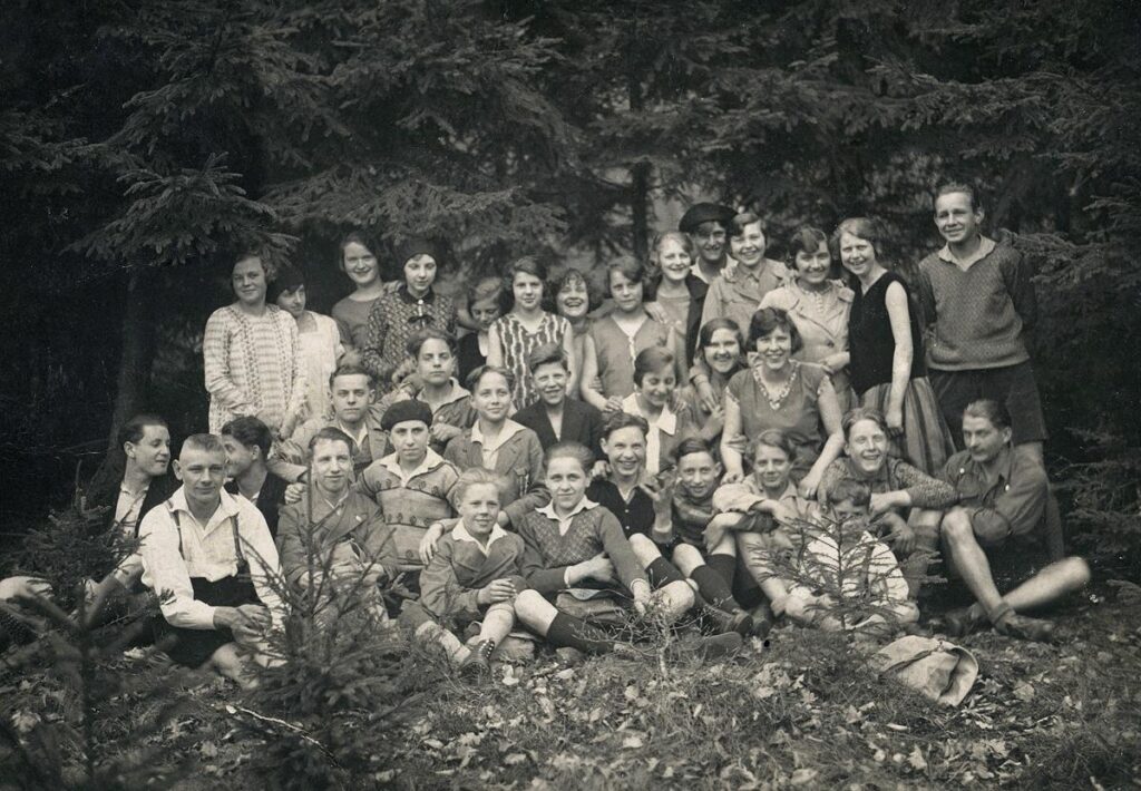 OG Offenbach Jugend Himmelfahrt 1929 Ausflug zum Baggerloch Heusenstamm (Copy)