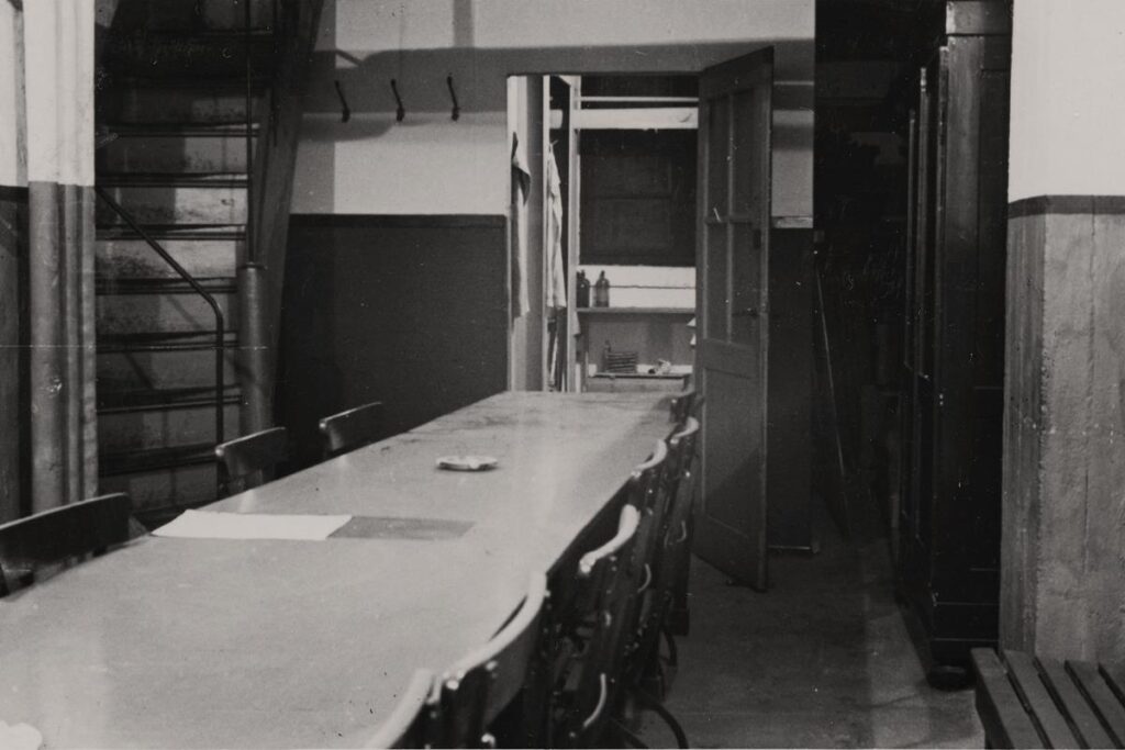Haarnadelfabrik Oberreifenberg Dunkelkammer der Fotosektion Frankfurt M 1932 (Copy)