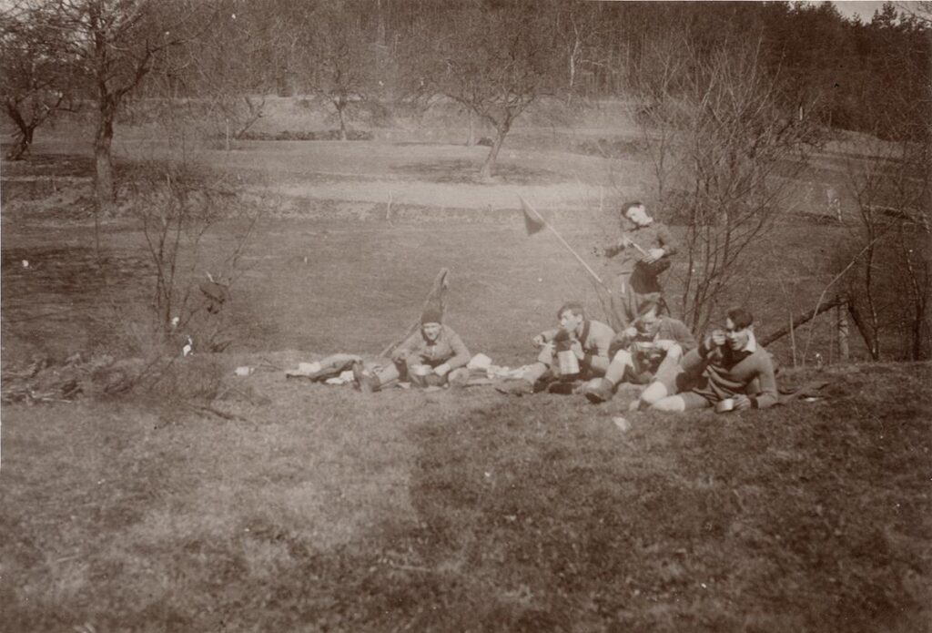 NFJ Vilbel 4 Tage Wanderung in den Odenwald Ostern 1932 Mittagsrast (Copy)