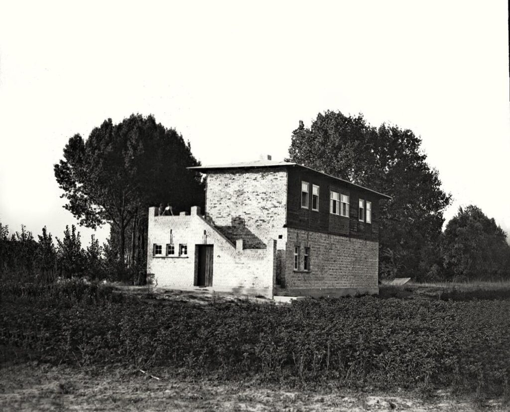 Naturfreunde Darmstadt Bootshaus Stockstadt am Alt Rhein ca 1932 (Copy)