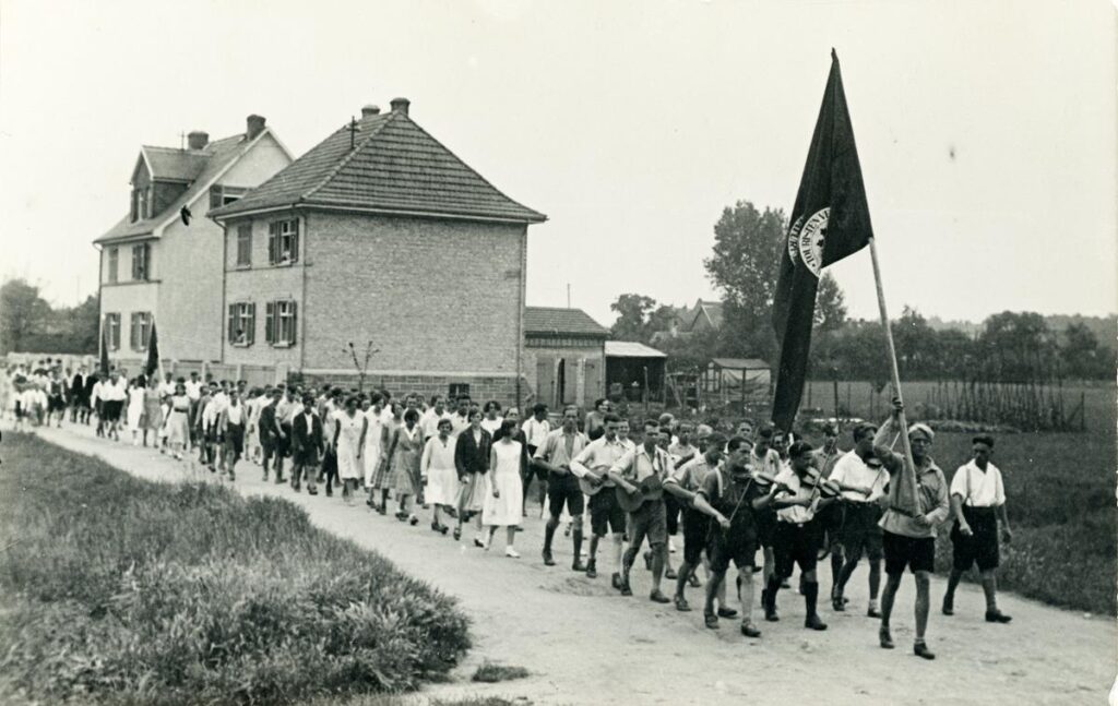 Naturfreunde Vilbel Einweihung Naturfreundehaus Mühlheim 1931 (Copy)