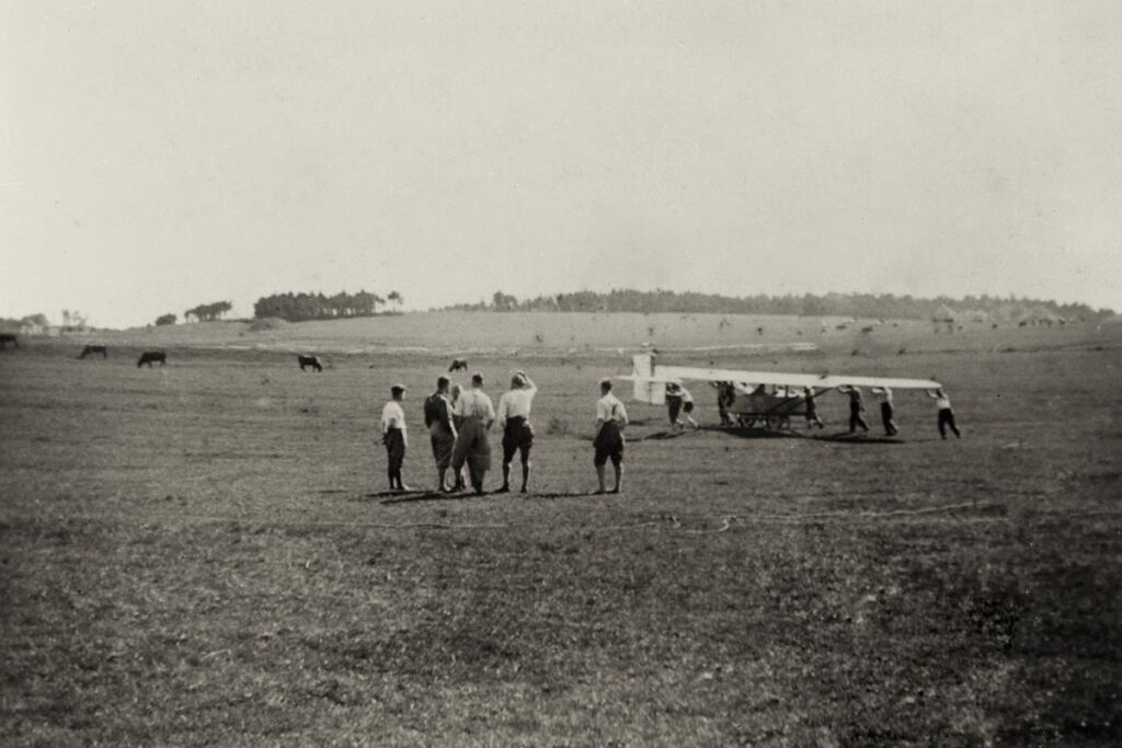 Naturfreunde Vilbel Segelflieger auf dem Hoherodskopf Pfungsten 1931 (Copy)