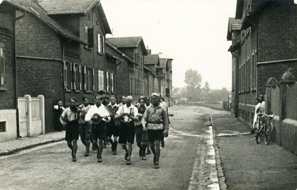 Naturfreunde Vilbel Weckruf in Mühlheim 1931 (Copy)