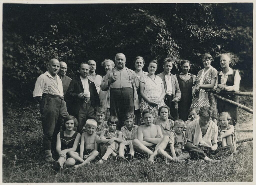 Naturfreunde Vilbel auf einer Wanderung ca 1927 (Copy)