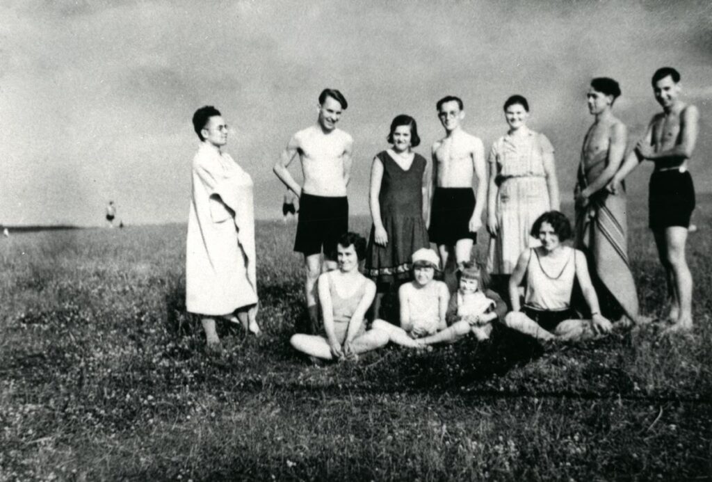 Naturfreunde Vilbel beim Baden ca 1932 (Copy)