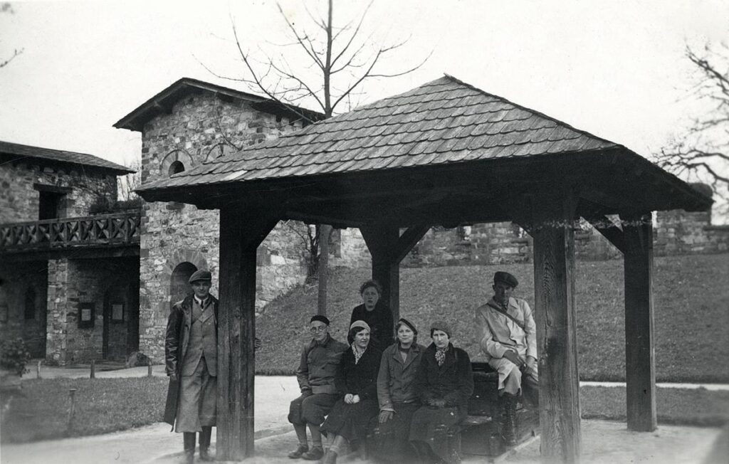 Naturfreunde Vilbel im Verbot Wanderung zur Saalburg Ostern 1936 (Copy)