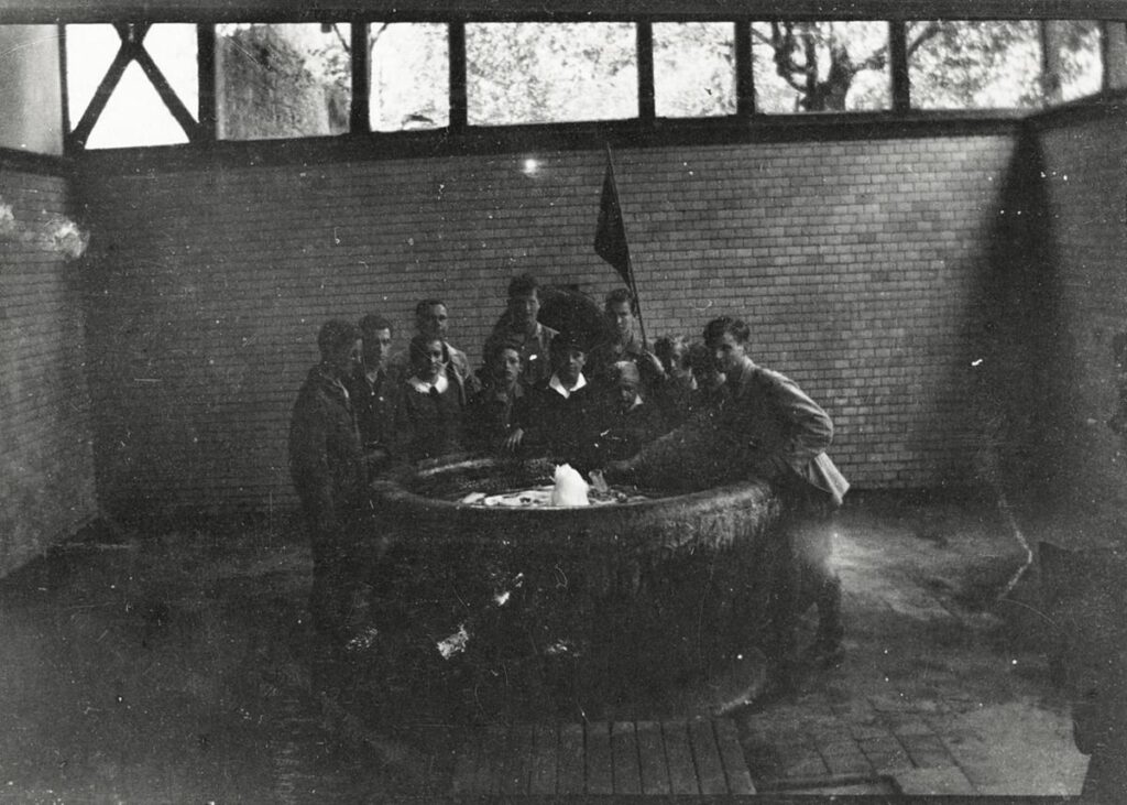 Naturfreunde Vilbel in der Sprudelhalle Bad Salzhausen Pfingsten 1931 (mit Text) (Copy)