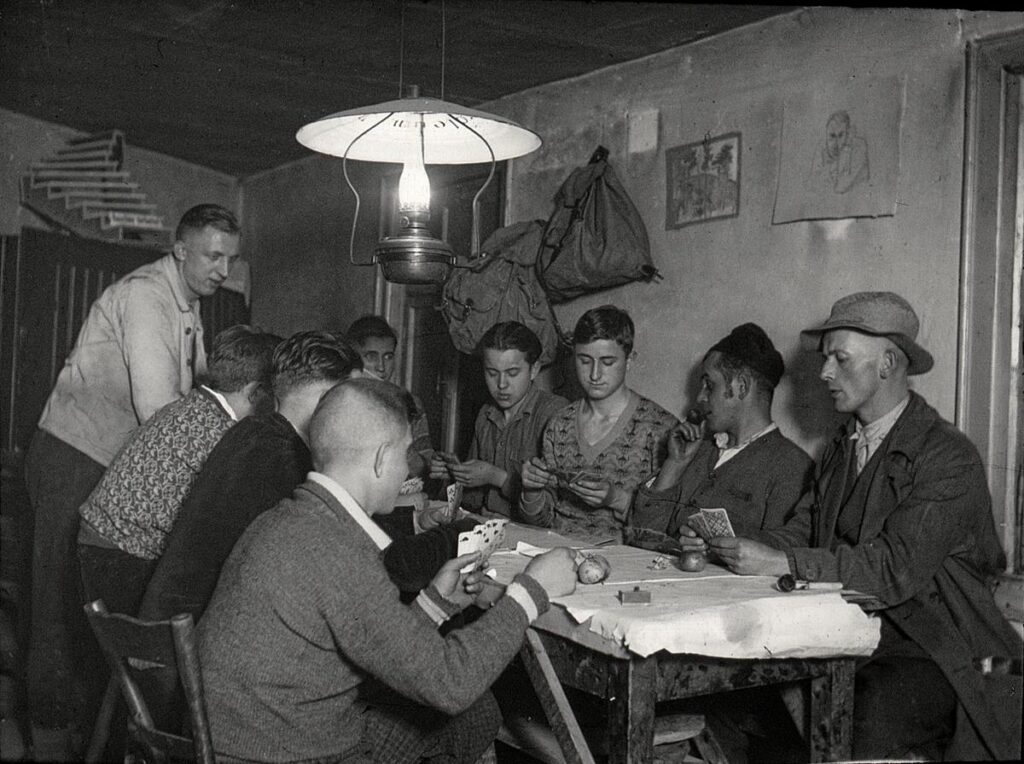 Oberreifenberg 1931 der Bautrupp beim Kartenspielen (Copy)