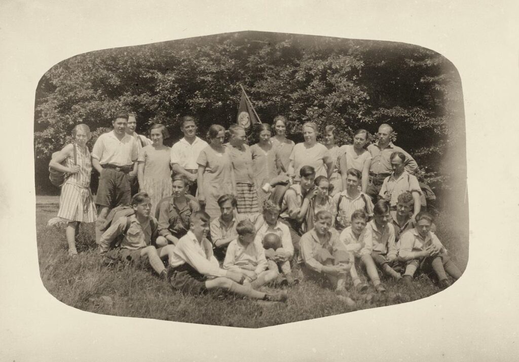 Vilbeler NF auf einer Wanderung ca 1931 (Copy)